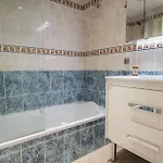 F2 Vue Dans Avec Piscine Apartmán