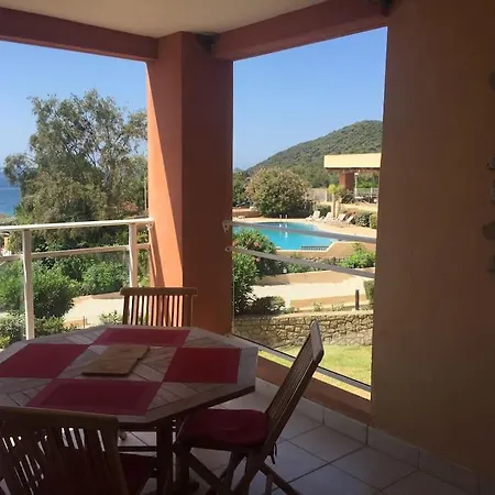 F2 Vue Dans Avec Piscine *