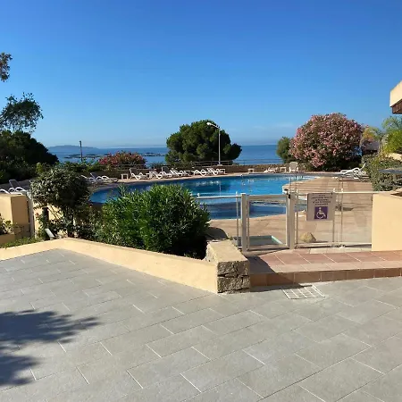 Apartman F2 Vue Dans Avec Piscine