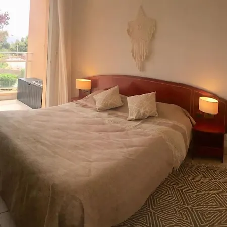 Apartman F2 Vue Dans Avec Piscine *