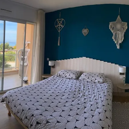 F2 Vue Dans Avec Piscine Apartment Ajaccio (Corsica)