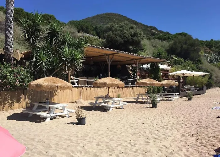 F2 Vue Dans Avec Piscine Daire