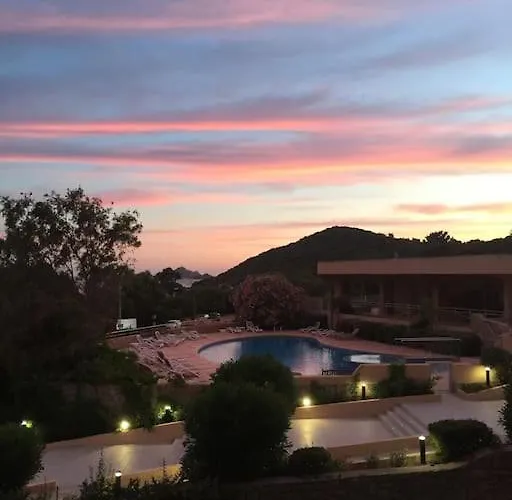 F2 Vue Dans Avec Piscine *