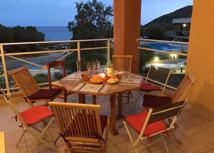 F2 Vue Dans Avec Piscine * Ajaccio (Corsica)