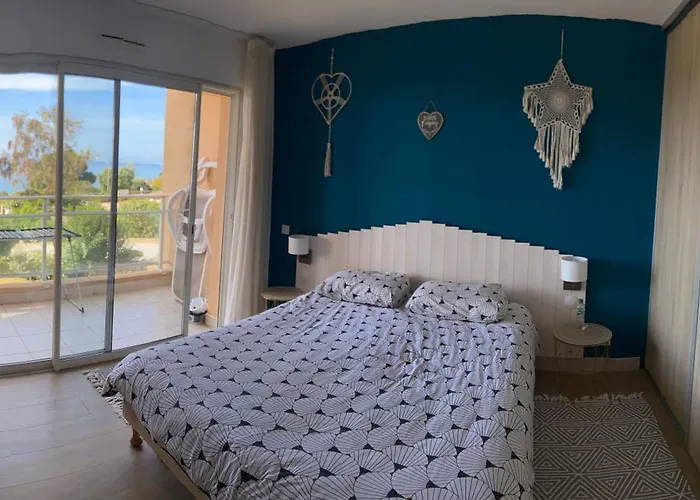 F2 Vue Dans Avec Piscine Apartment Ajaccio (Corsica)